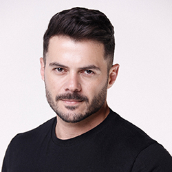 Adriano Magalhães Freitas
